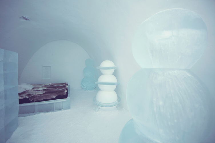 ICEHOTEL_ColdAndCrazy01