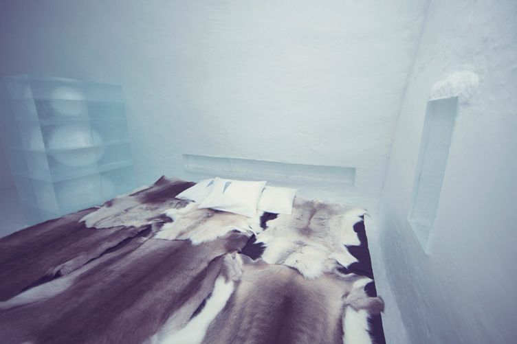 ICEHOTEL_ColdAndCrazy02