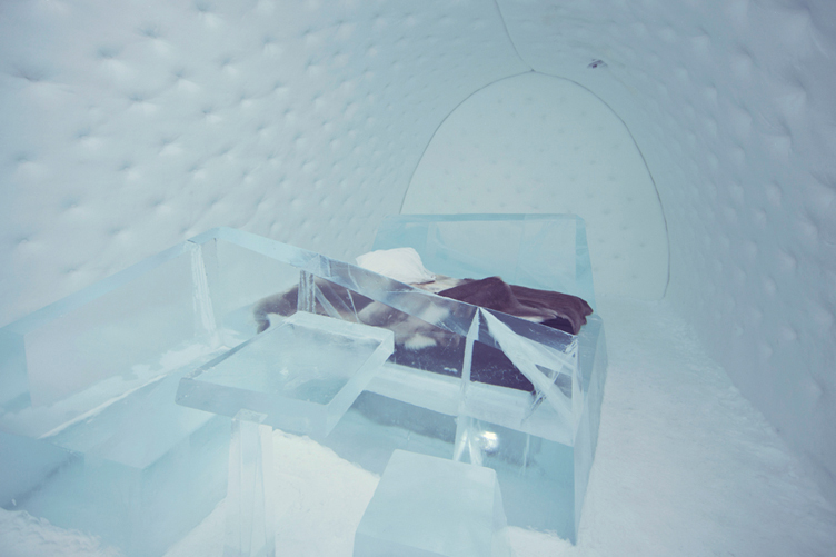 ICEHOTEL_Iceberg01