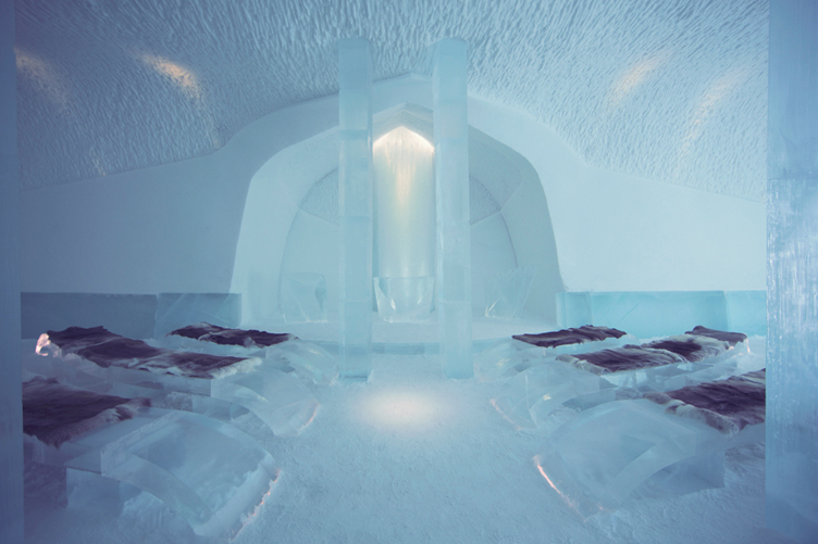 ICEHOTEL_church01