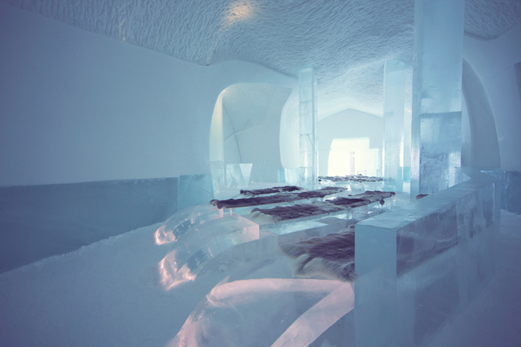 ICEHOTEL_church03