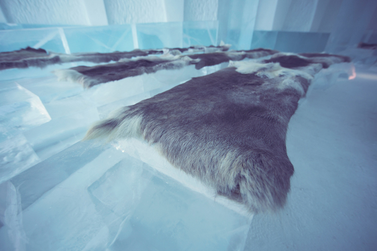 ICEHOTEL_church04