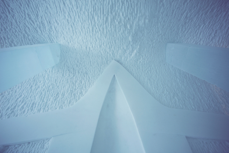 ICEHOTEL_church05